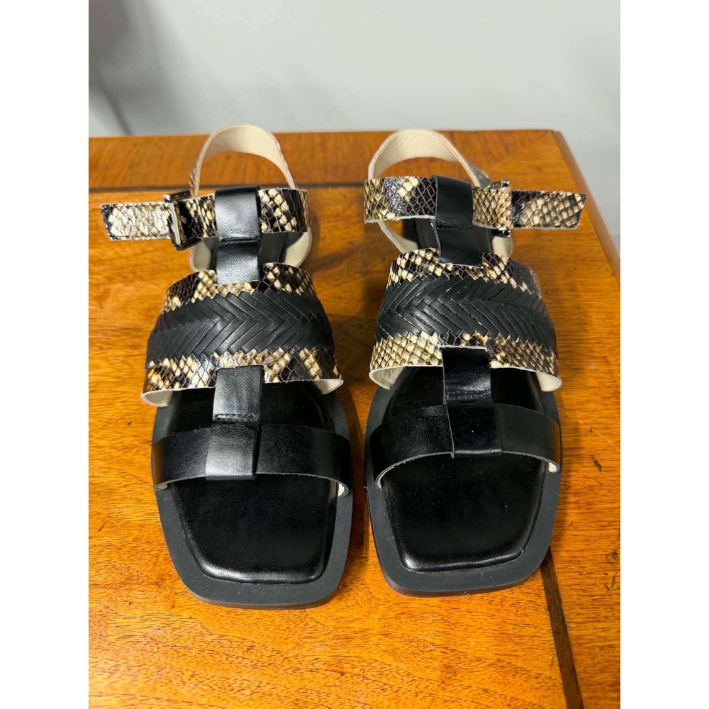 Vince Camuto Womens 39 Black Strap Gladiator Sandals Snake Woven Square Toe Flat
